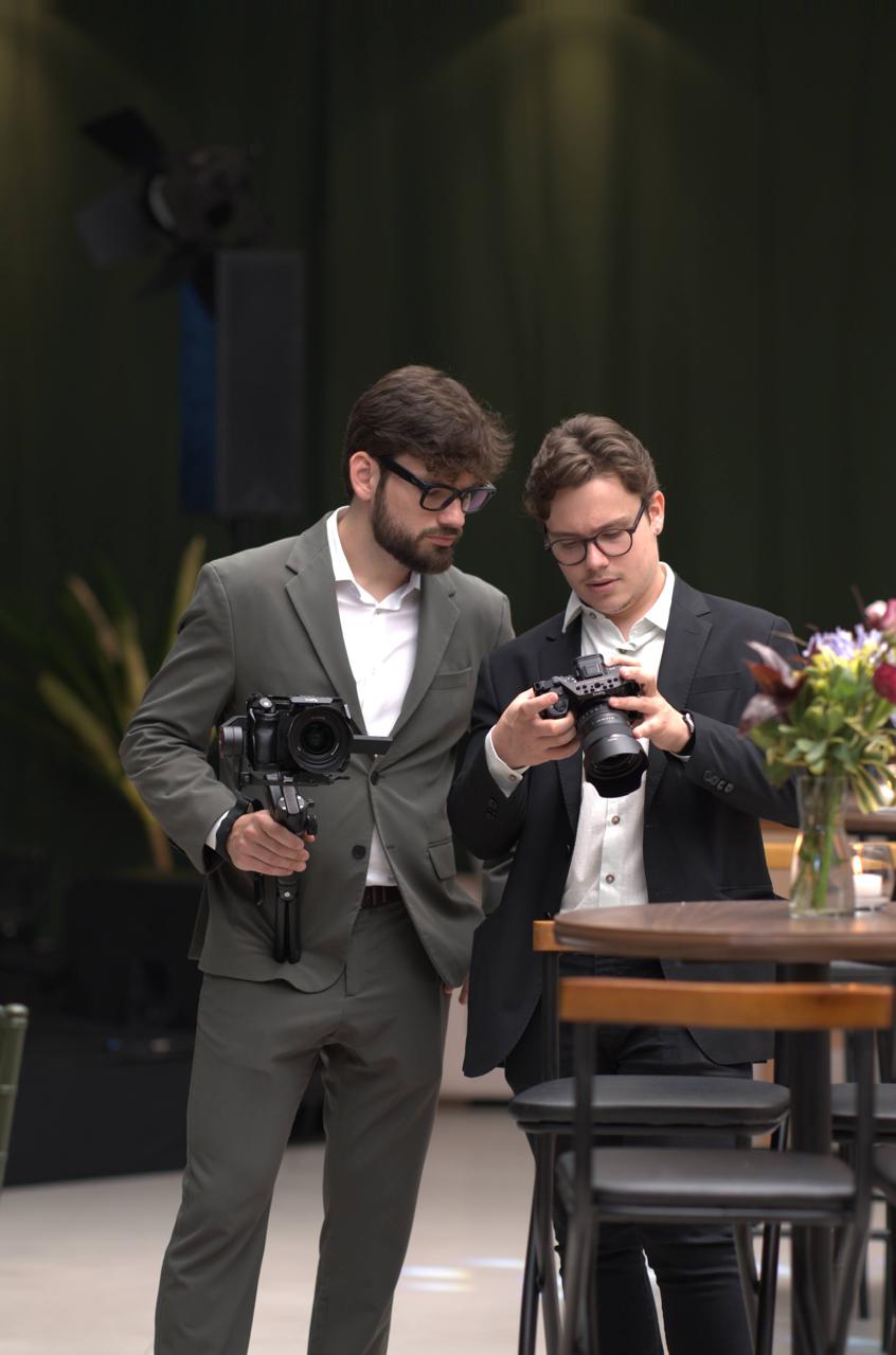 Equipe LE PIERI em captação de evento corporativo